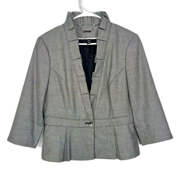 White House Black Market Black & White Ruffle Single Button Blazer Size 12 - Picture 1 of 12